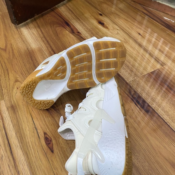 AIR HUARACHE CRAFT SNEAKER IN SUMMIT WHITE, ROSEWOOD, WOLF GREY, & BLACK - Picture 6 of 13